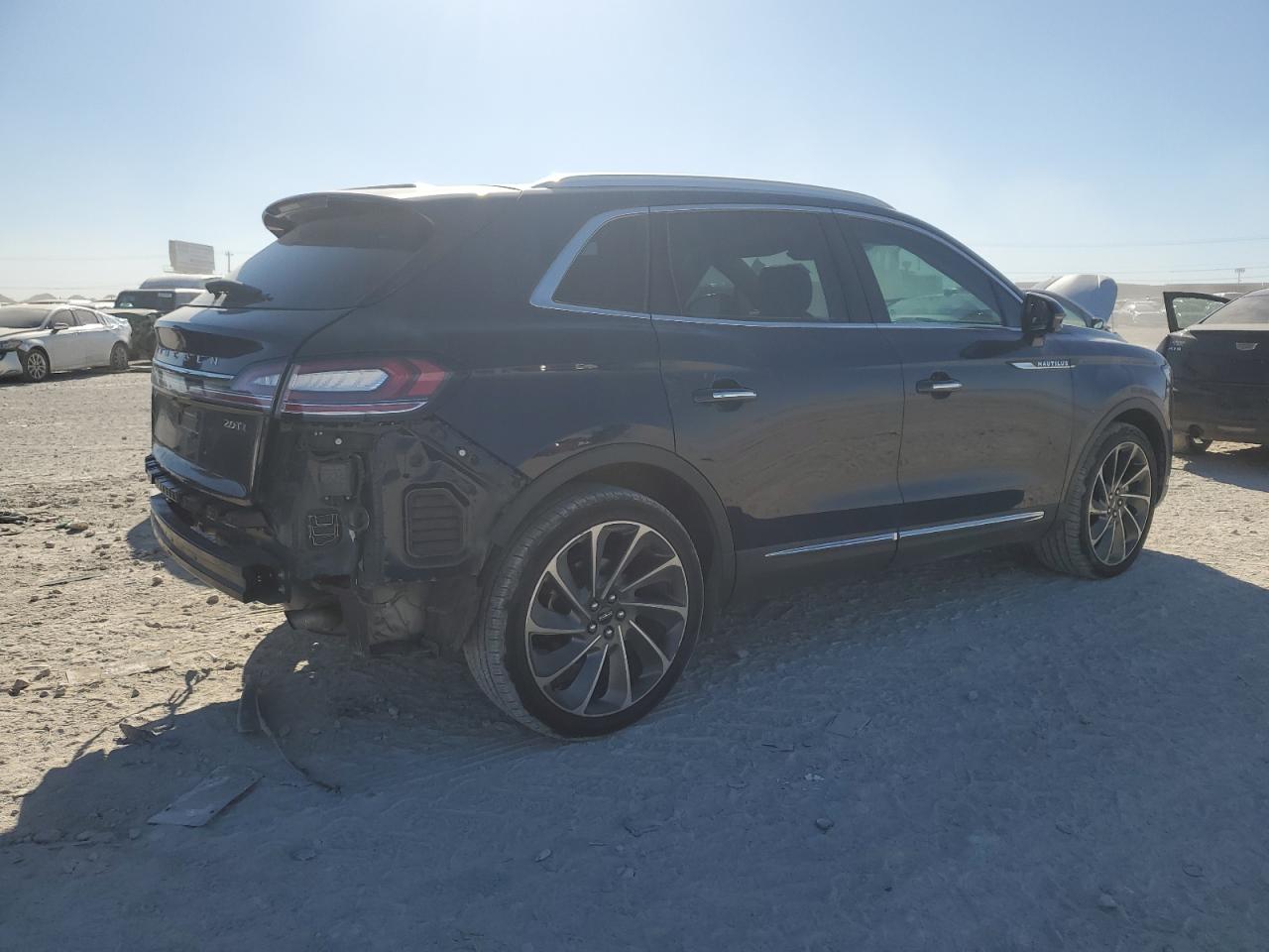 2020 Lincoln Nautilus - Image 3