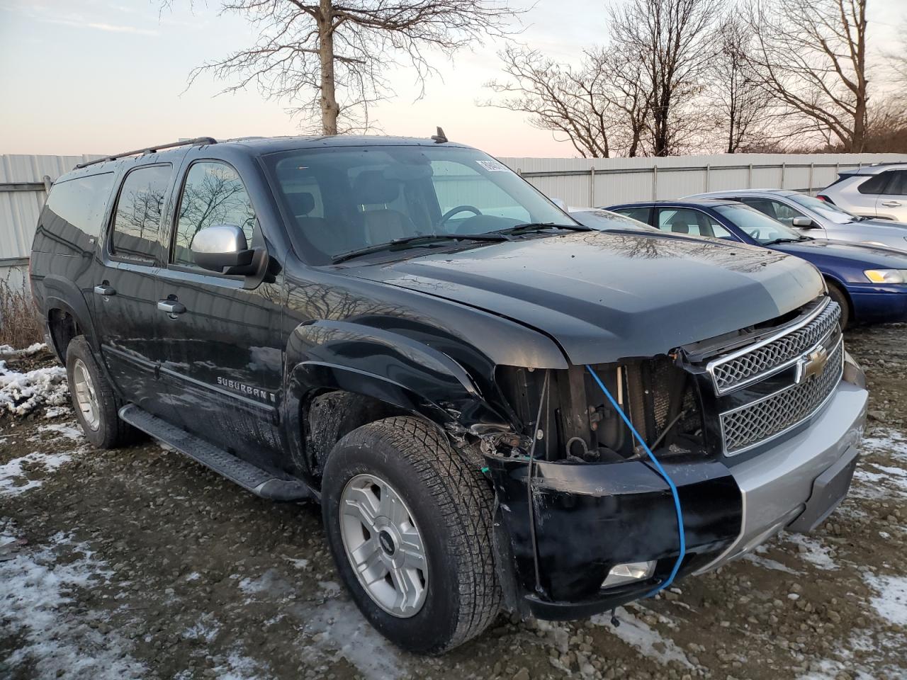 2008 Chevrolet Suburban - Image 4