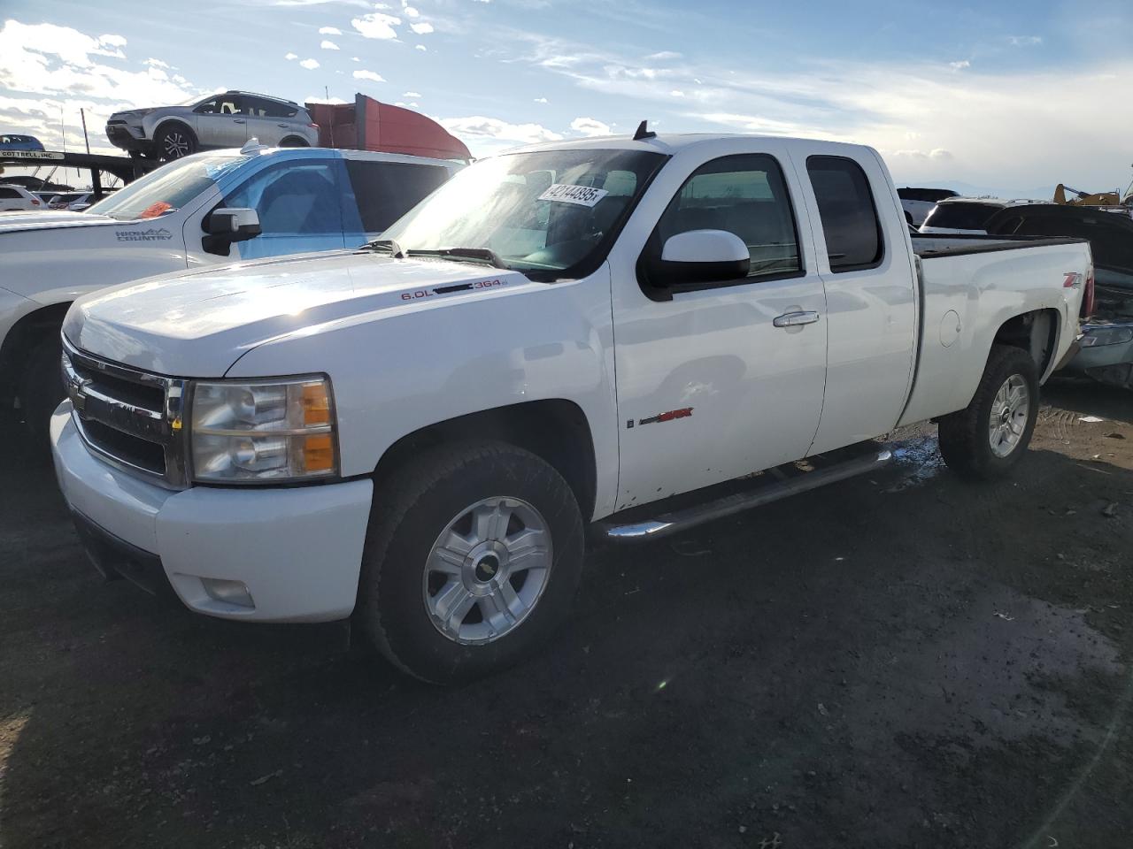 2007 Chevrolet Silverado - Image 1