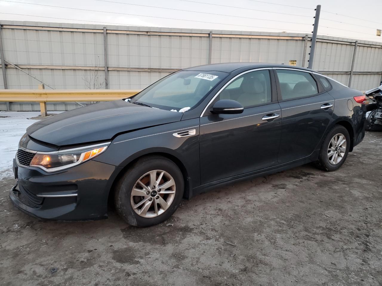 VIN 5XXGT4L32GG020665 2016 KIA OPTIMA no.1