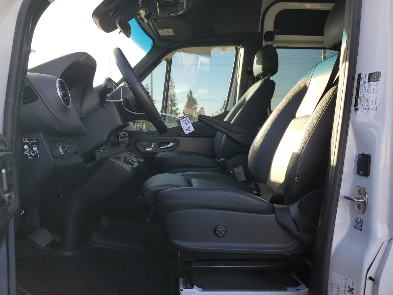 2023 Mercedes-Benz Sprinter - Image 7