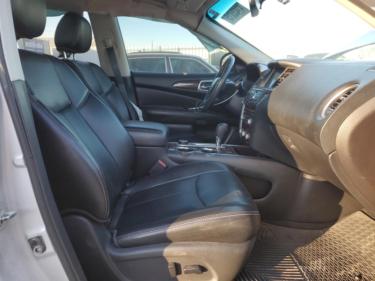 2015 Nissan Pathfinder - Image 7