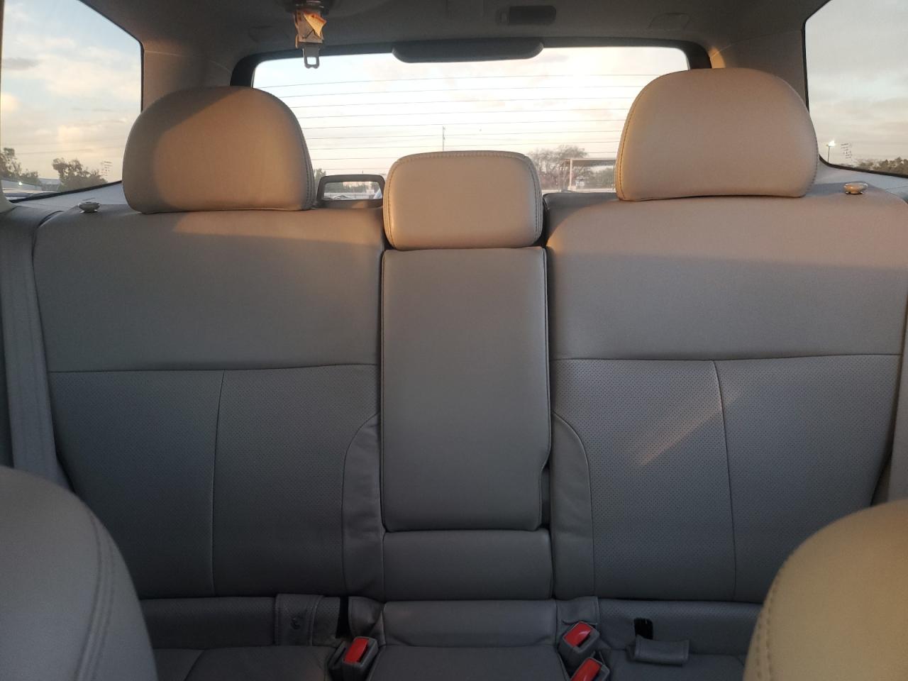 2010 Subaru Forester - Image 10