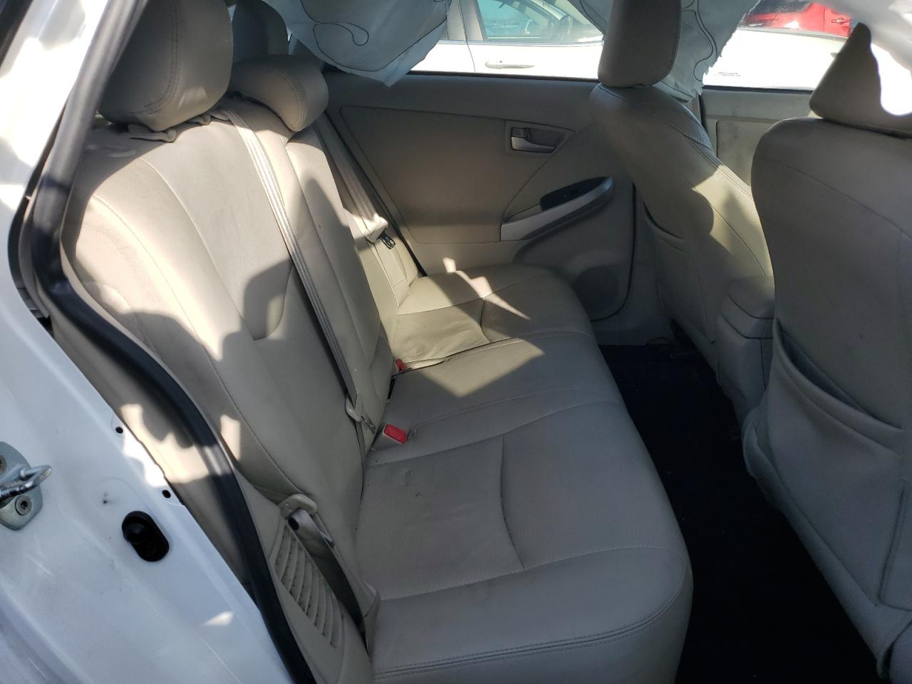 2013 Toyota Prius - Image 10