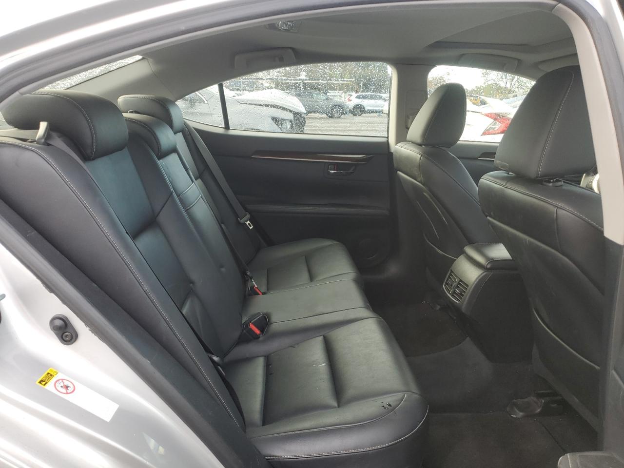 2013 Lexus ES - Image 10