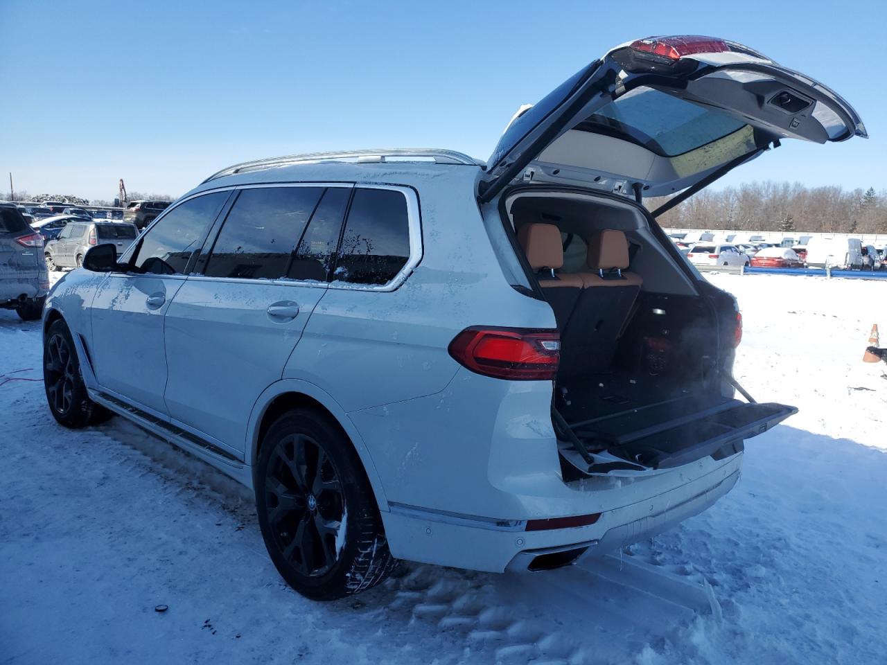 2022 BMW X7 - Image 2