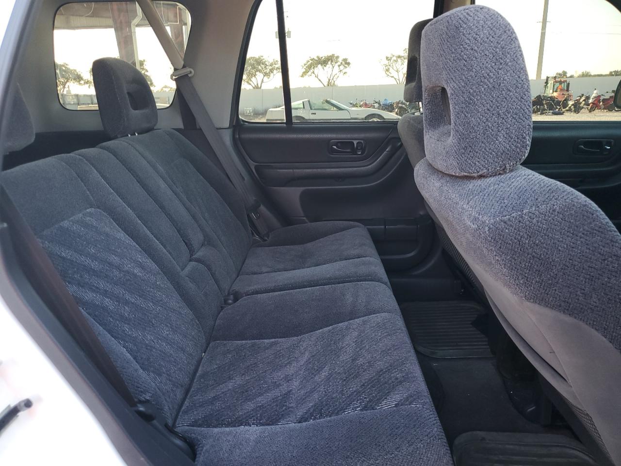 2001 Honda CR-V - Image 11
