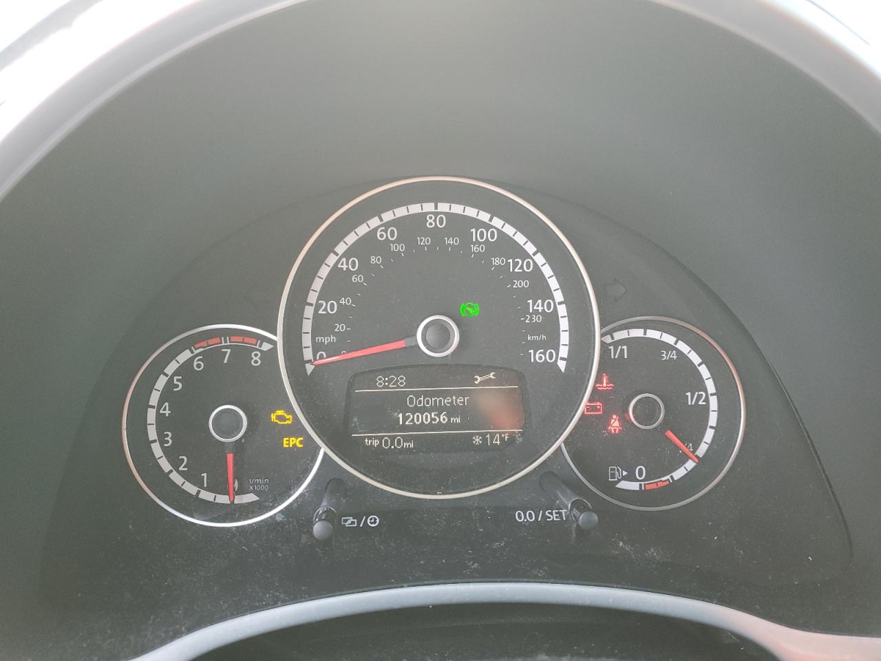 2014 Volkswagen Beetle - Image 9