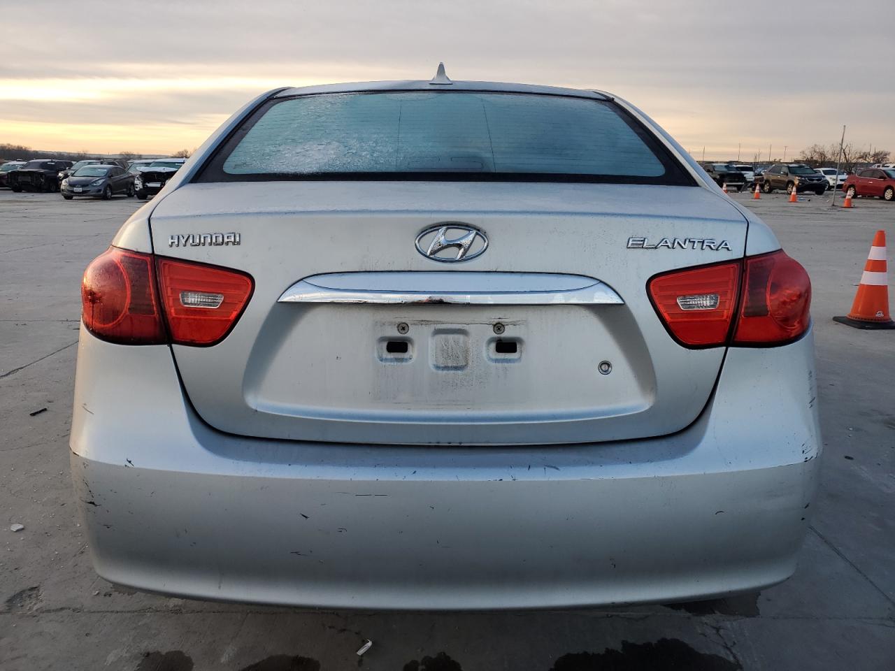 2010 Hyundai Elantra - Image 6