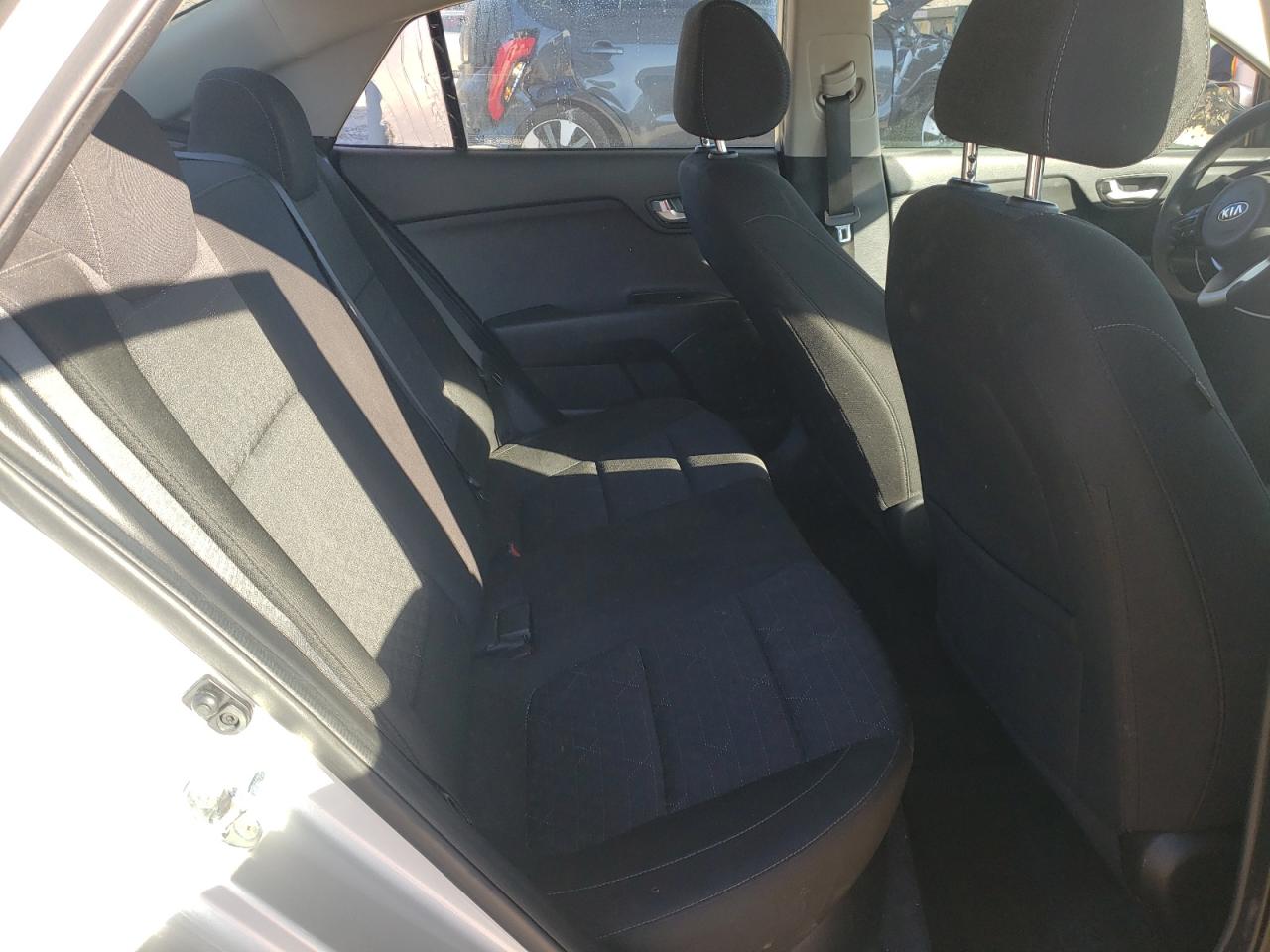2021 Kia Rio - Image 10