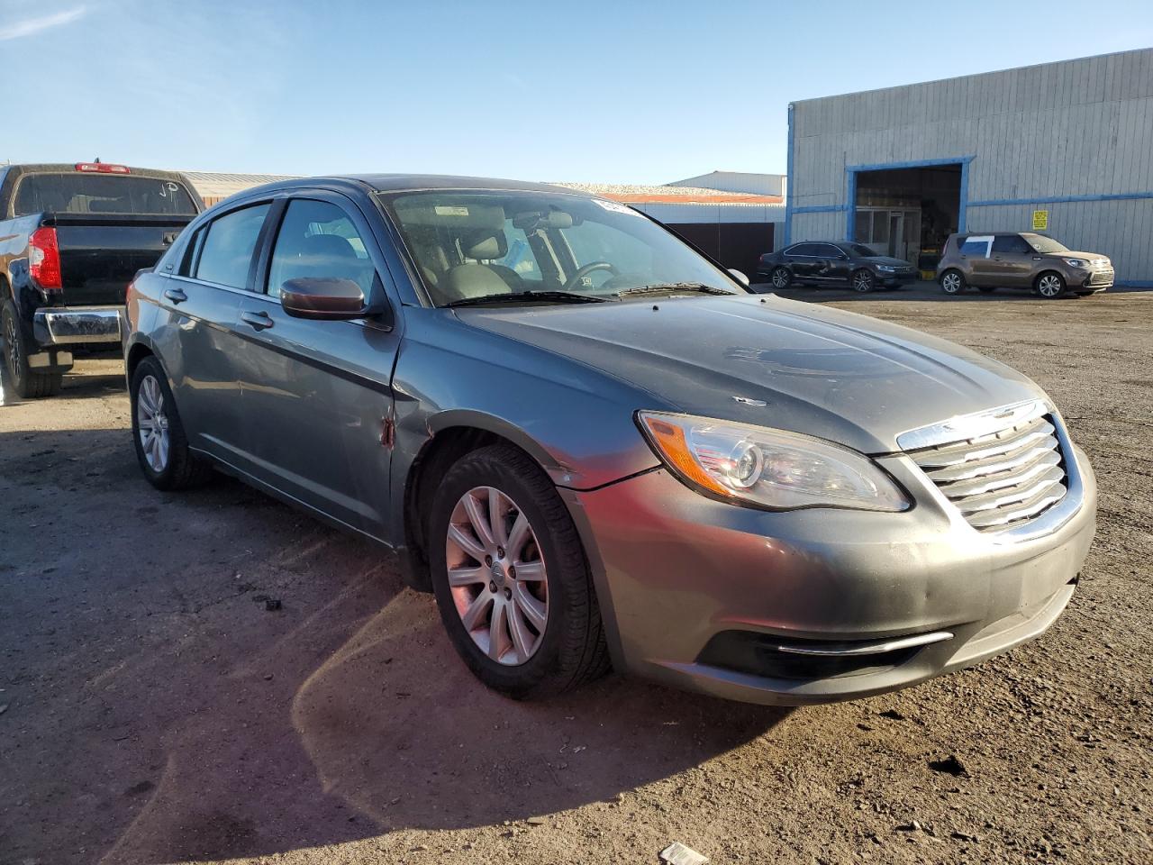 2013 Chrysler 200 - Image 4