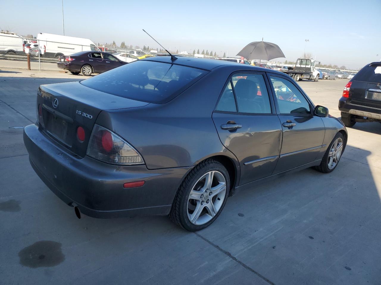2002 Lexus IS - Image 3
