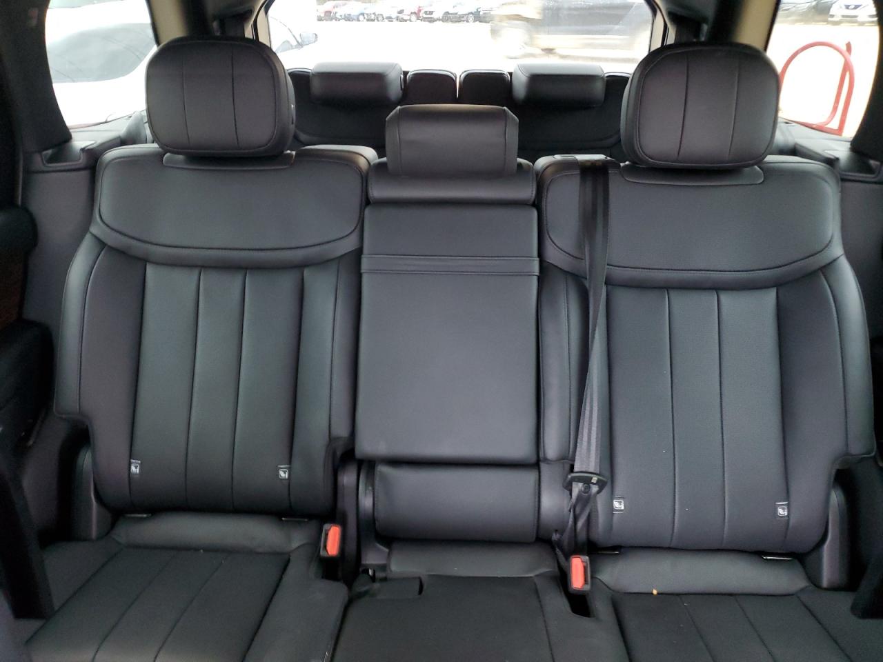 2024 Land Rover Range Rover - Image 10