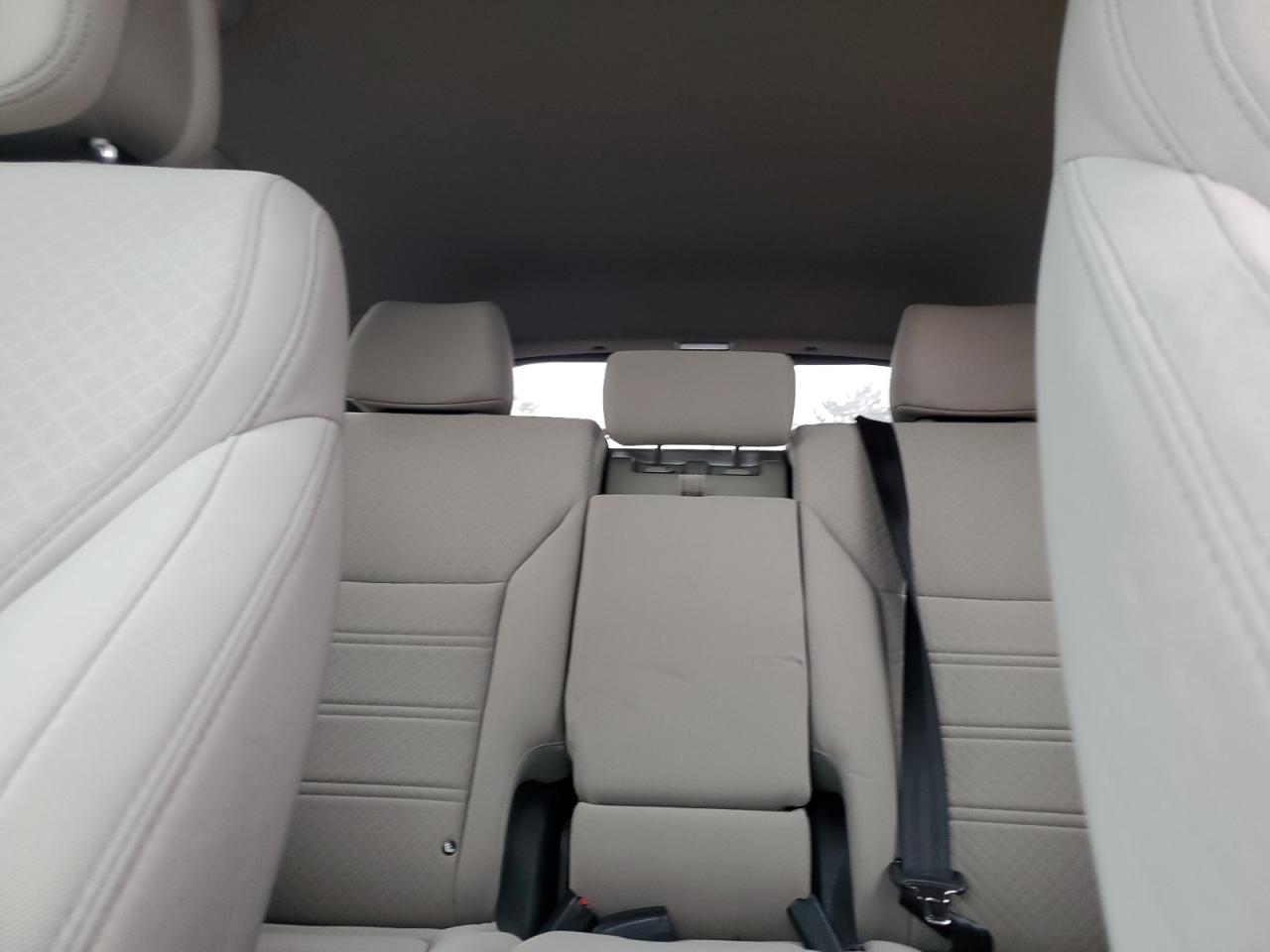 2016 Kia Sorento - Image 10