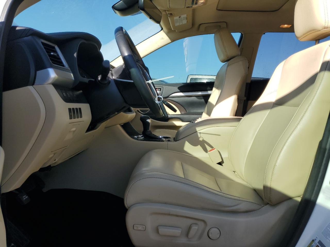 2017 Toyota Highlander - Image 7