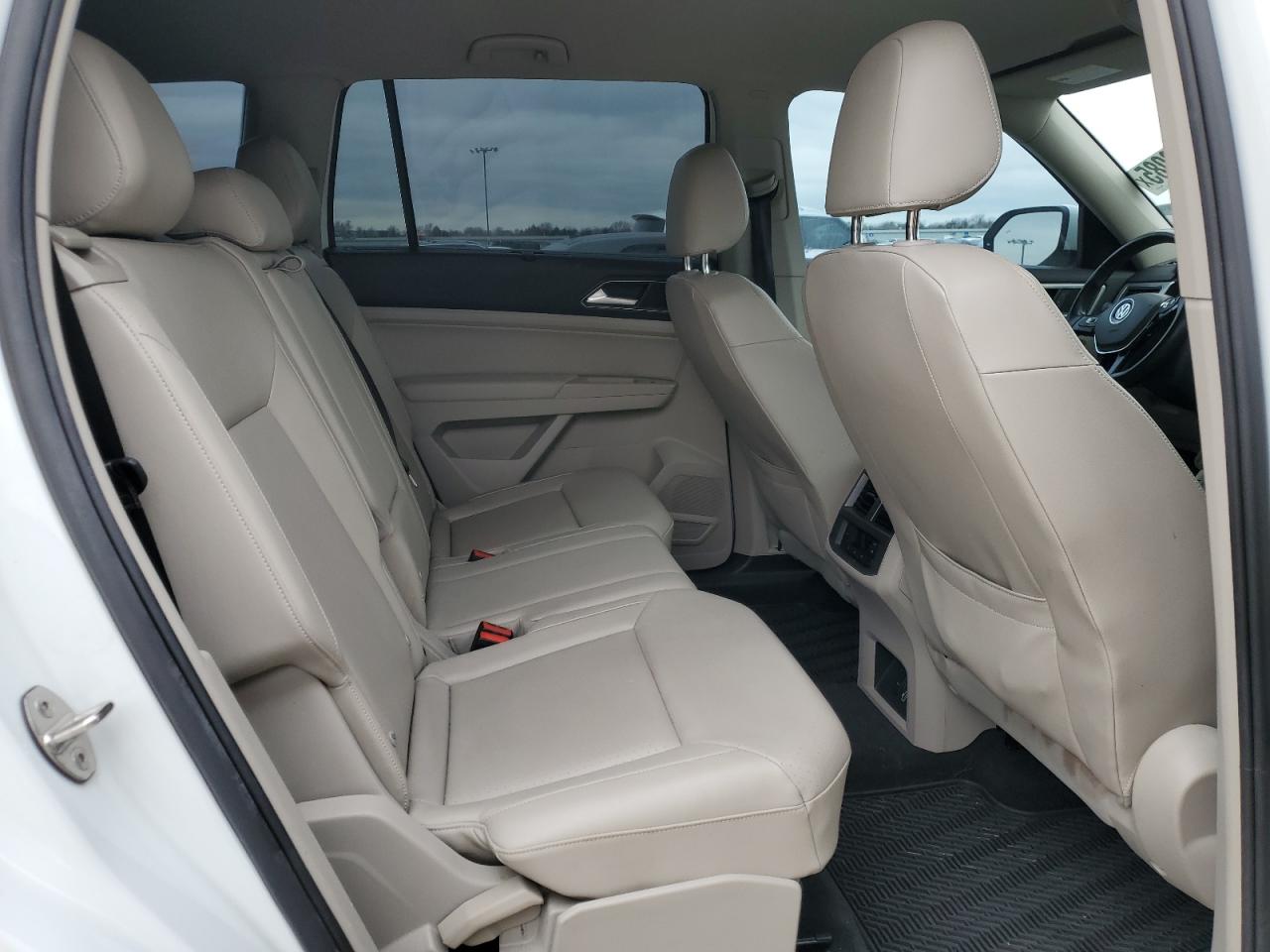 2018 Volkswagen Atlas - Image 11