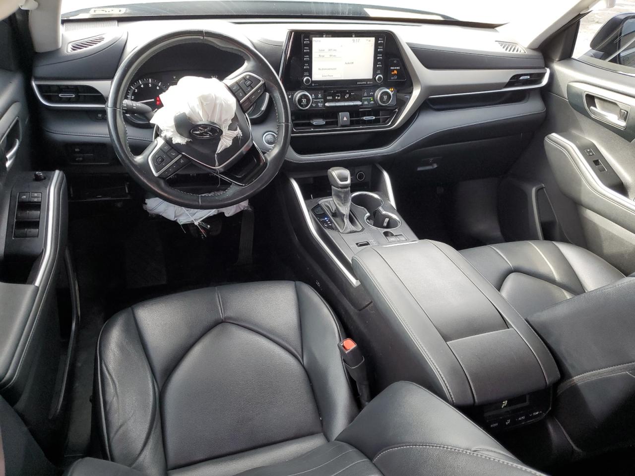 2021 Toyota Highlander - Image 8