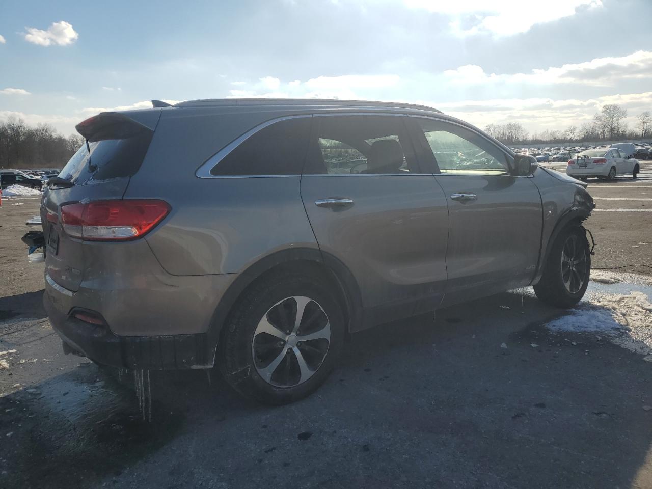 2016 Kia Sorento - Image 3