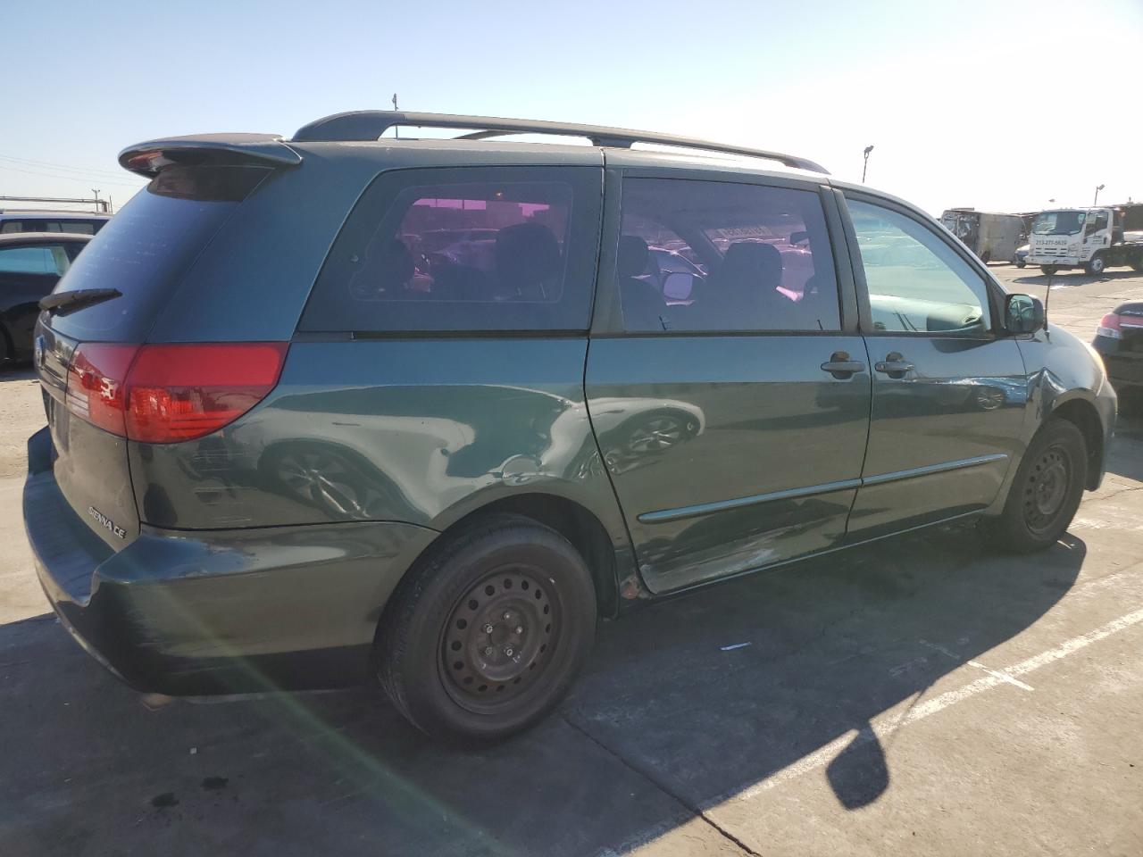 2004 Toyota Sienna - Image 3