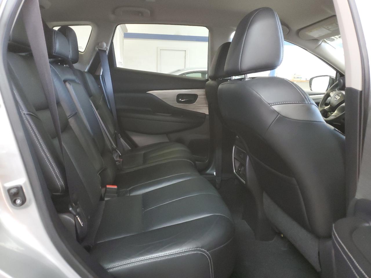 2015 Nissan Murano - Image 10