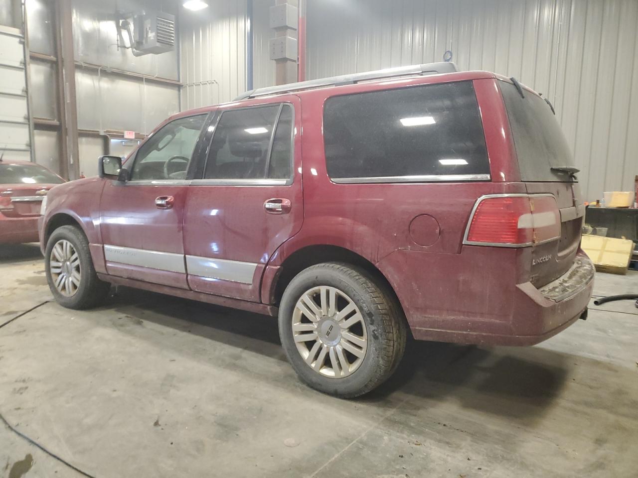 2013 Lincoln Navigator - Image 2