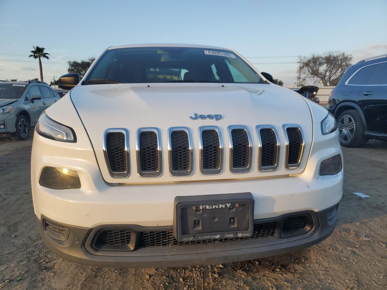 2017 Jeep Grand Cherokee - Image 5