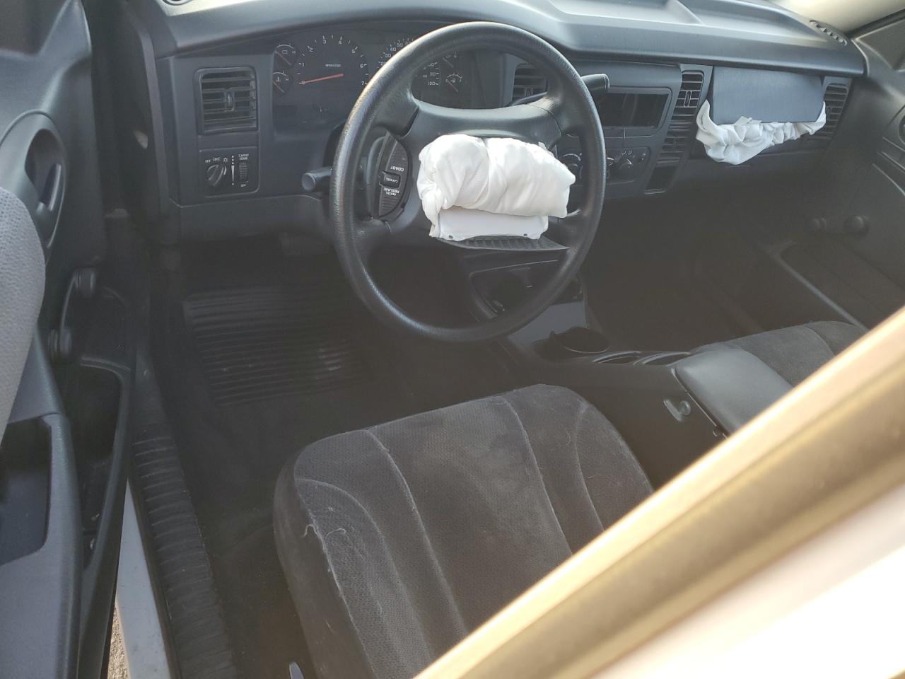 2004 Dodge Dakota Quad Sport VIN: 1D7HL38K74S663700 Lot: 86971564