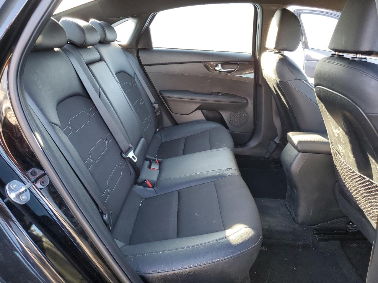 2024 Kia Forte - Image 10