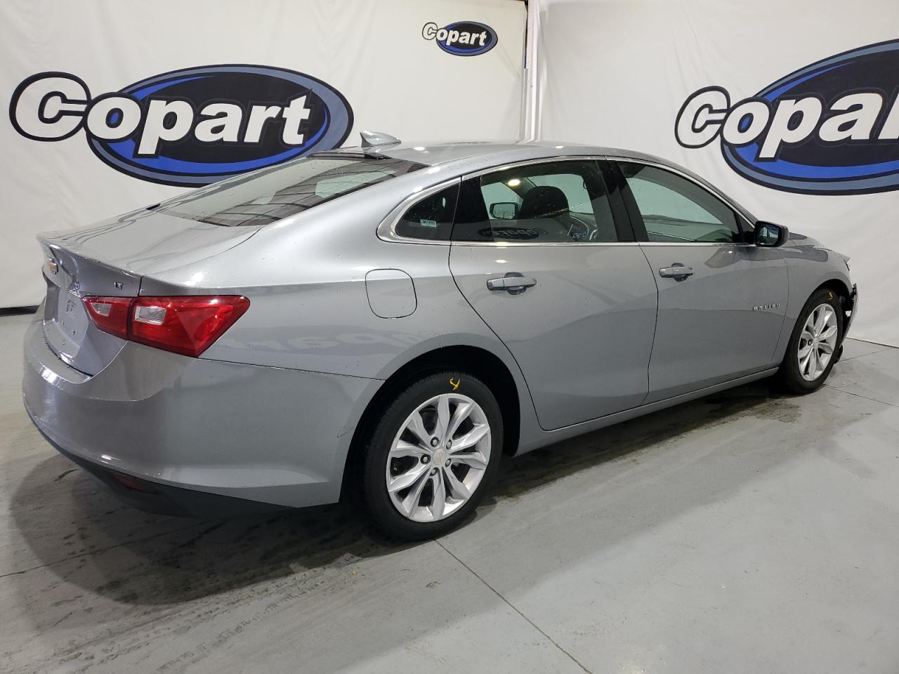 2023 Chevrolet Malibu - Image 3
