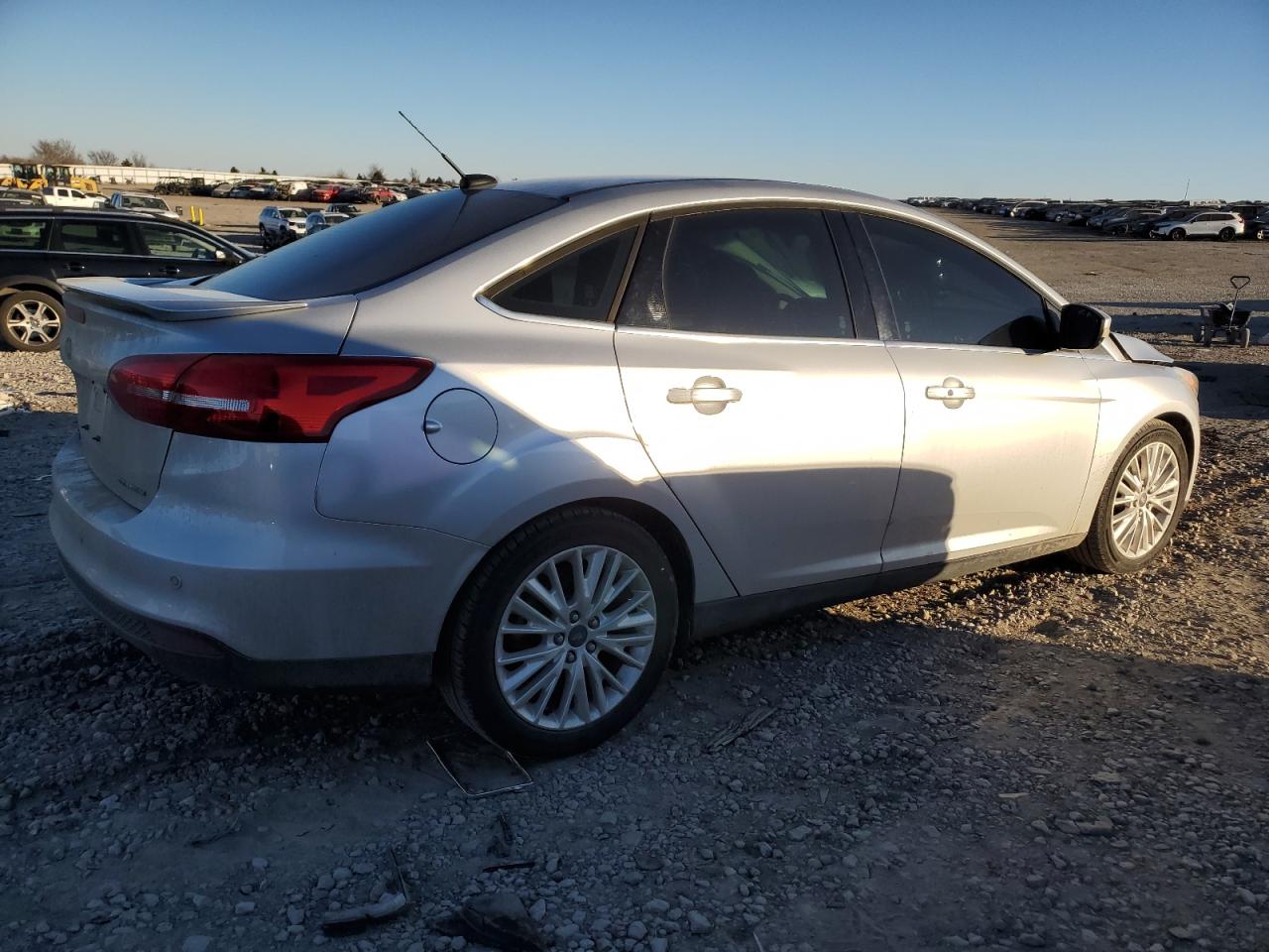 1FADP3J23HL260665 FORD FOCUS 2017