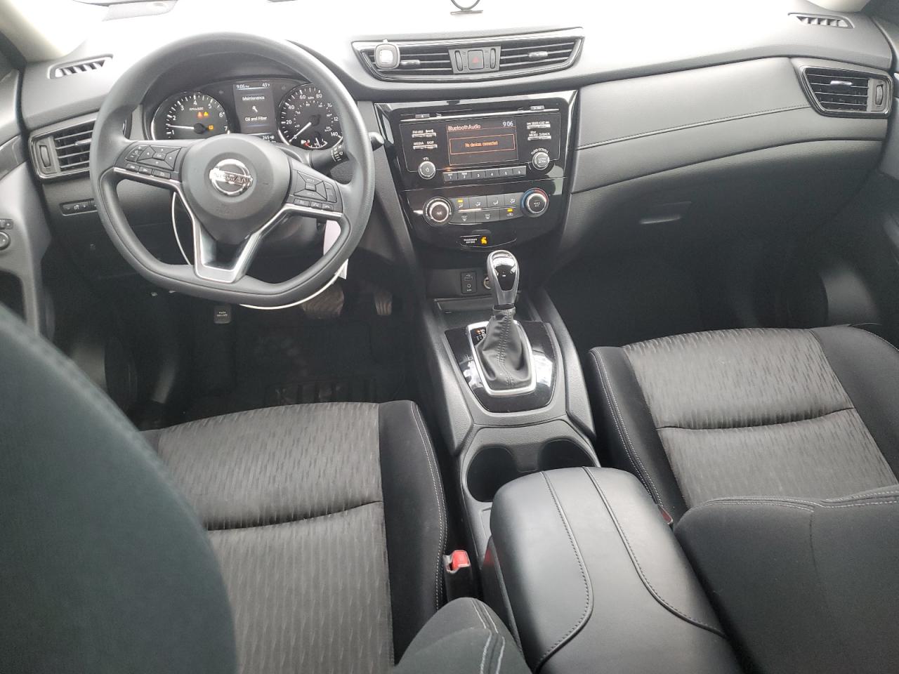 2017 Nissan Rogue - Image 8
