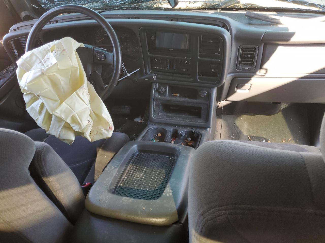 2004 GMC Sierra - Image 8