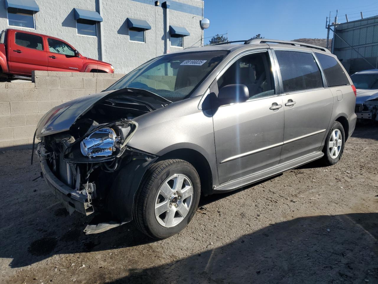 2004 Toyota Sienna - Image 1