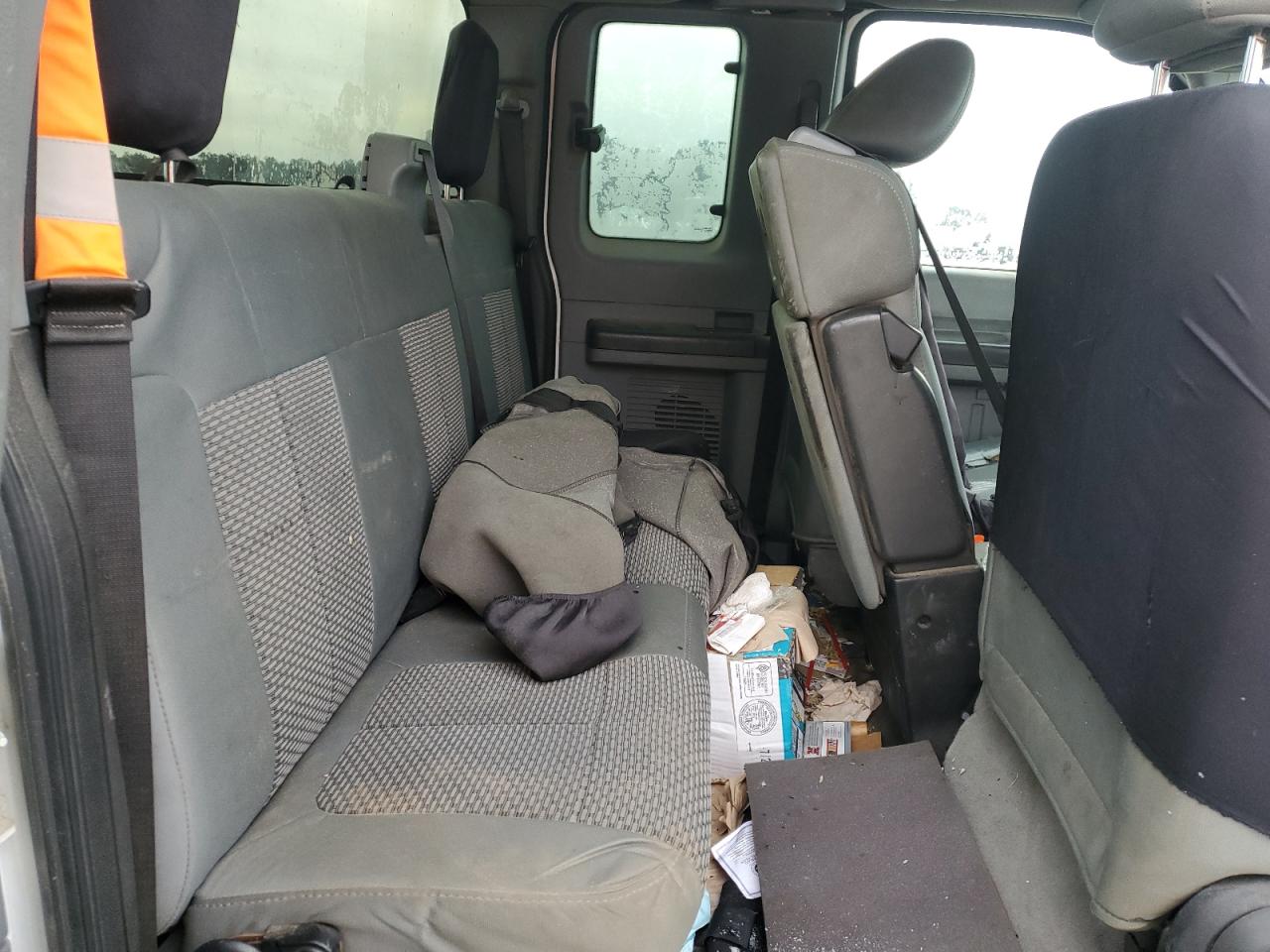 2011 Ford F250 - Image 11