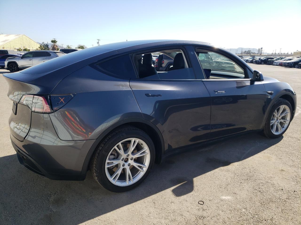 VIN 5YJYGAEE5MF261558 2021 TESLA MODEL Y no.3