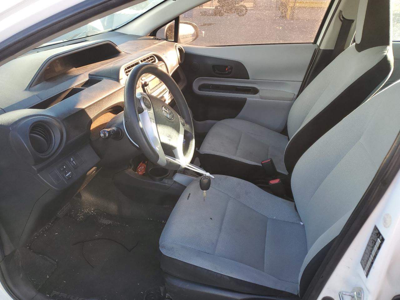 2014 Toyota Prius - Image 7