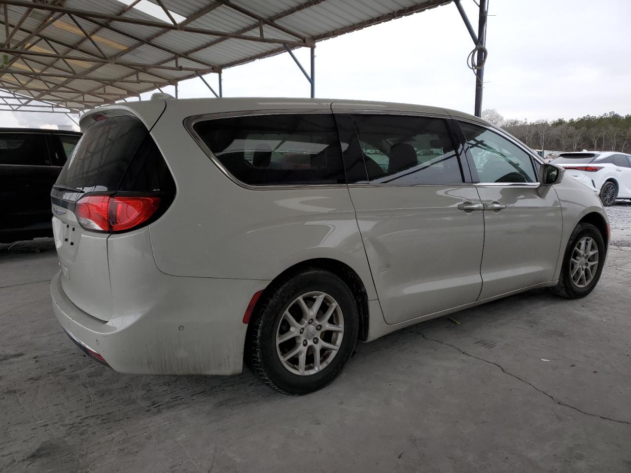 2020 Chrysler Pacifica - Image 3