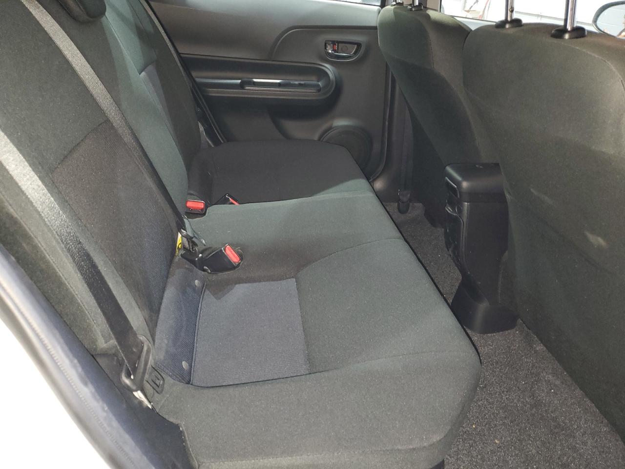 2018 Toyota Prius - Image 10