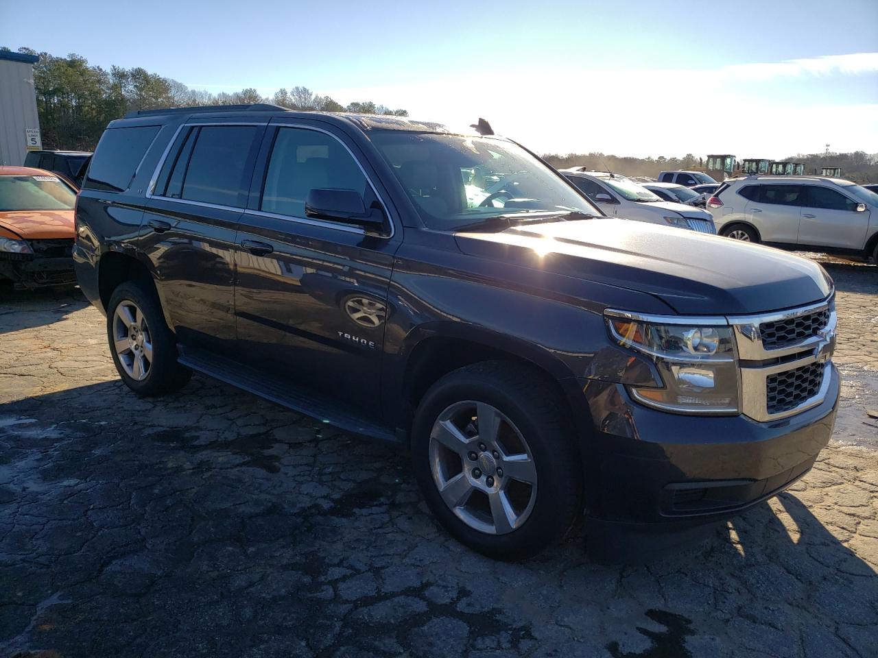 VIN 1GNSCBKC7FR689579 2015 CHEVROLET TAHOE no.4