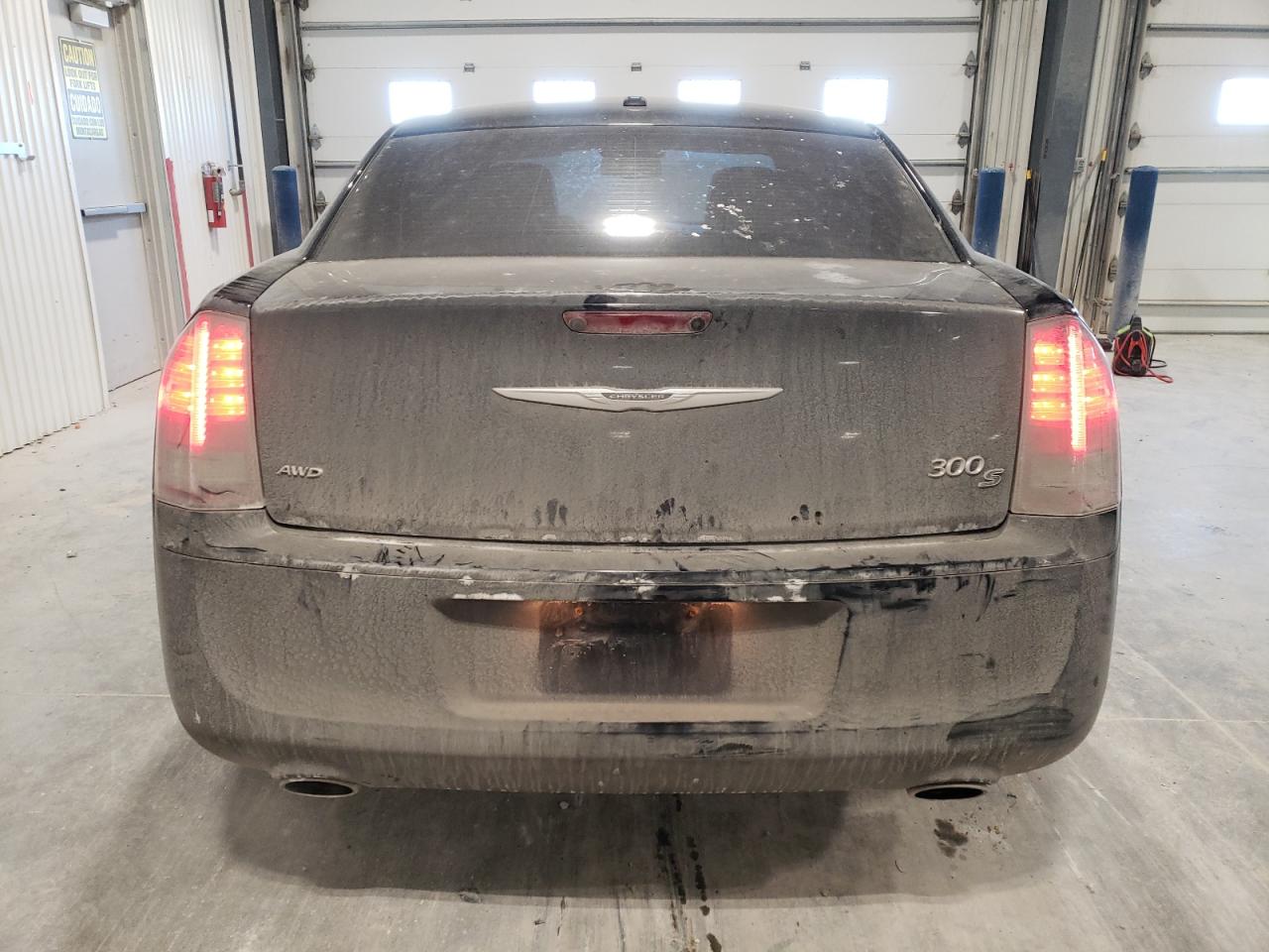 2014 Chrysler 300 - Image 6