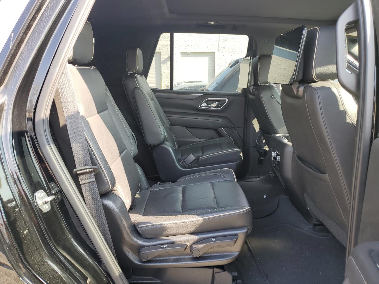 2021 GMC Yukon - Image 11