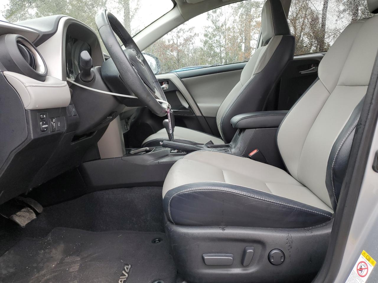 2017 Toyota RAV 4 - Image 7