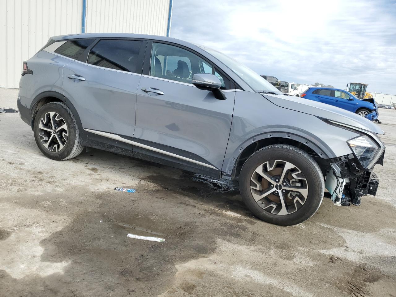 2023 Kia Sportage - Image 4
