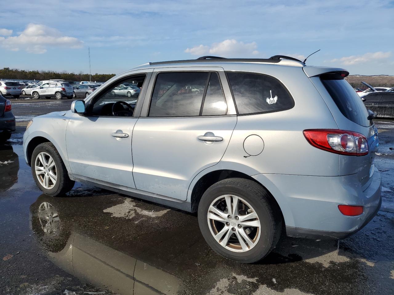 2010 Hyundai Santa Fe - Image 2