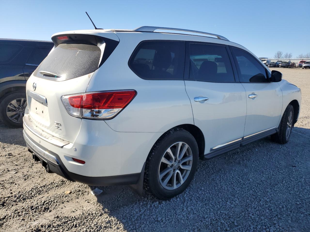 2014 Nissan Pathfinder - Image 3