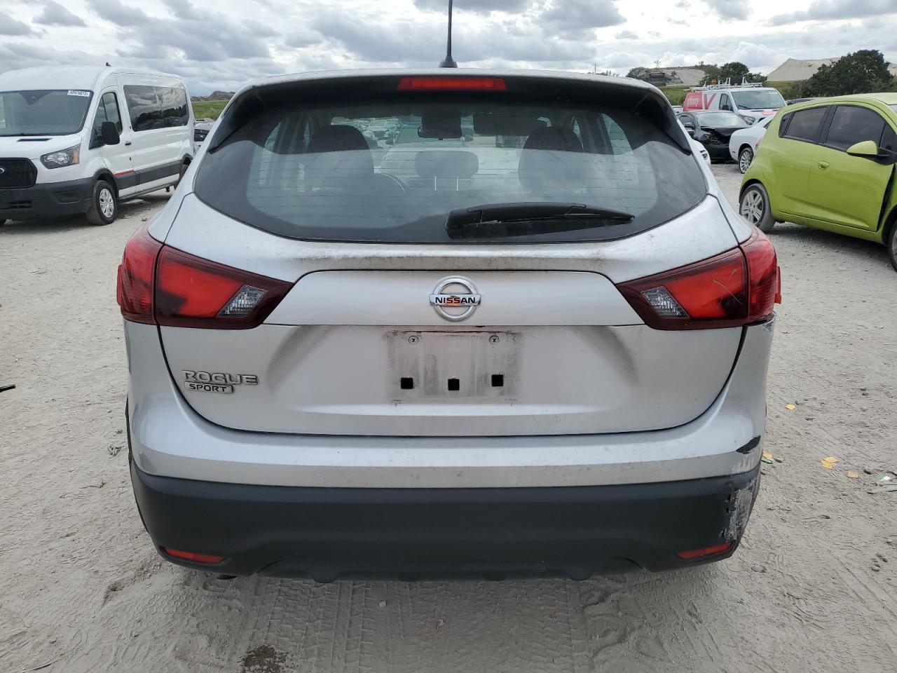 2017 Nissan Rogue - Image 6