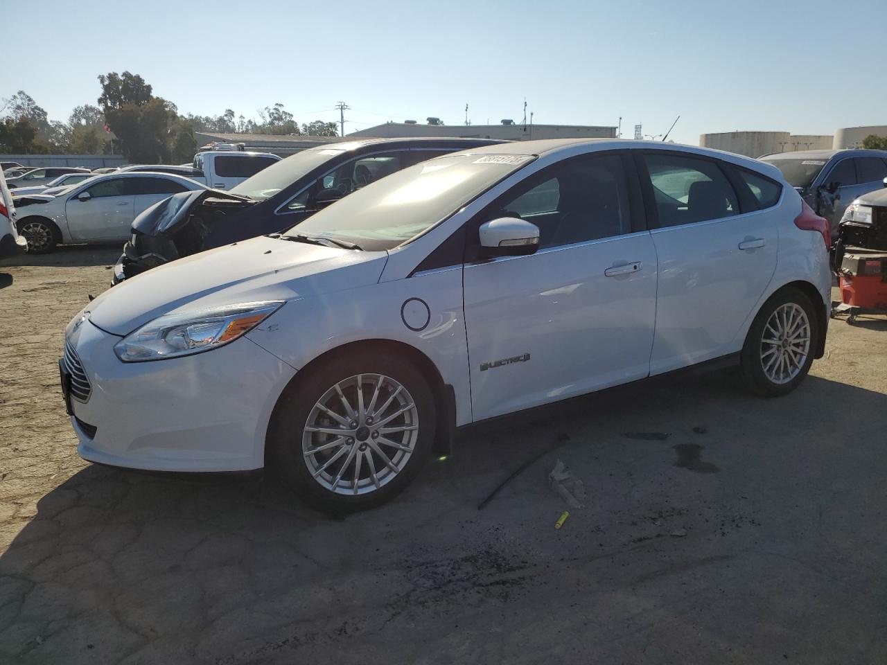 VIN 1FADP3R47EL364156 2014 FORD FOCUS no.1