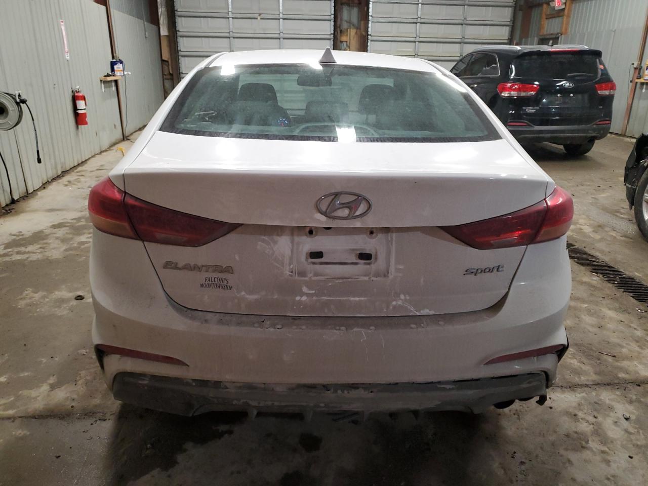 2017 Hyundai Elantra - Image 6