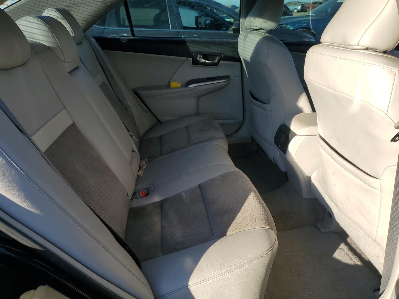 2013 Toyota Camry - Image 10