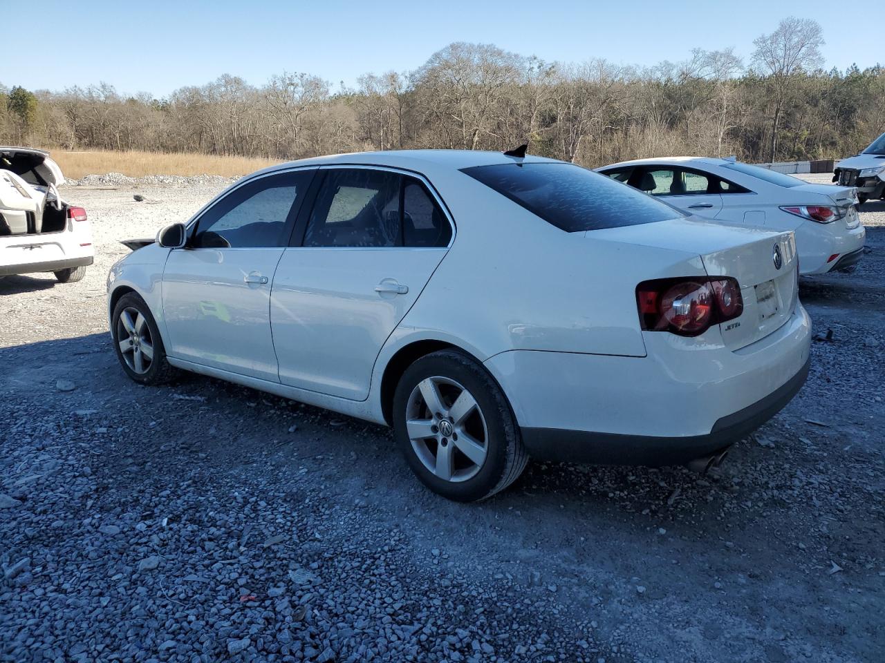2009 Volkswagen Jetta - Image 2